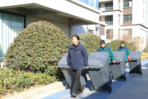 這些涉水的活兒難道“偷懶”不干了？別慌，一起來(lái)看看